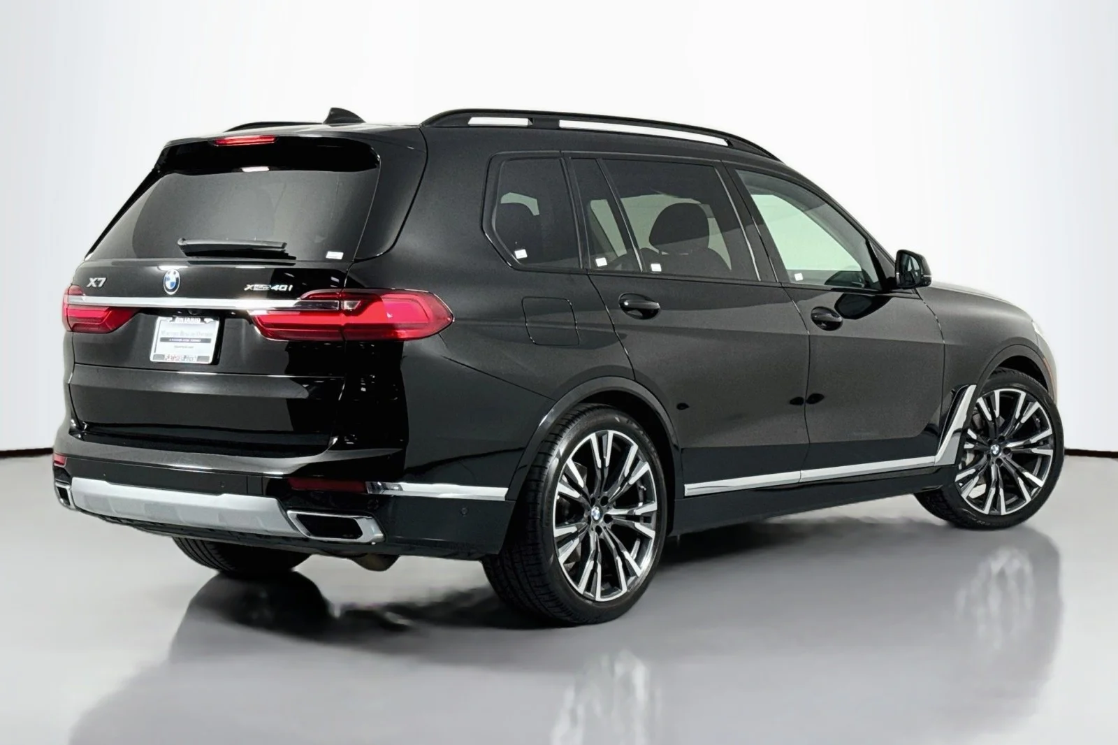 Used 2022 Jet Black BMW xDrive40i image 13