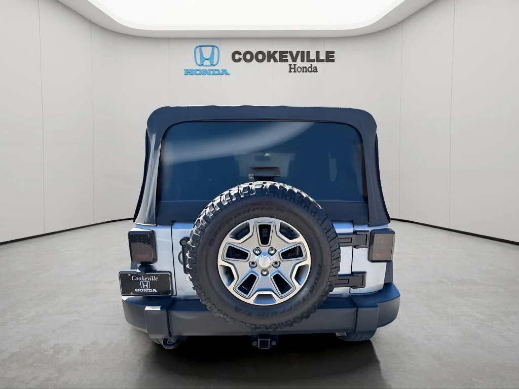 Used 2016 Billet Silver Metallic Clearcoat Jeep Unlimited Rubicon image 6