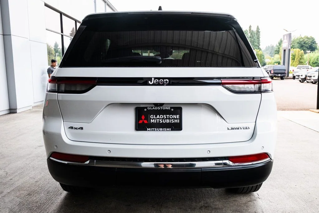 Used 2023 White Jeep Limited image 5