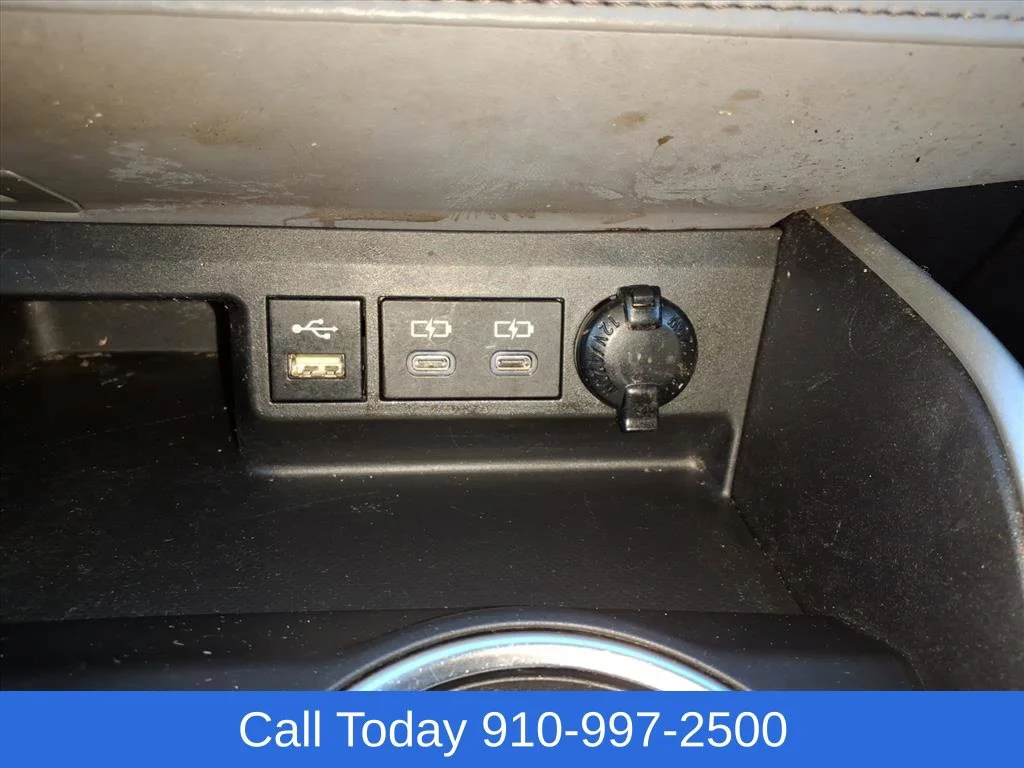 Used 2022 Black Toyota L image 17