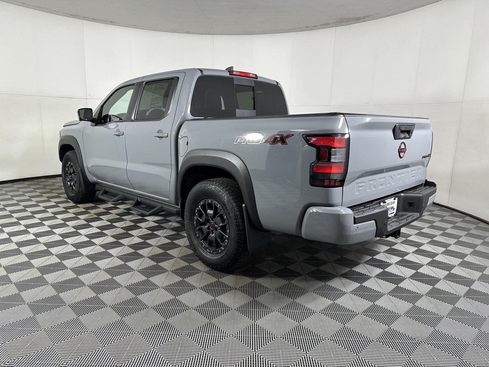 Used 2023 Boulder Gray Pearl Nissan PRO-4X image 8