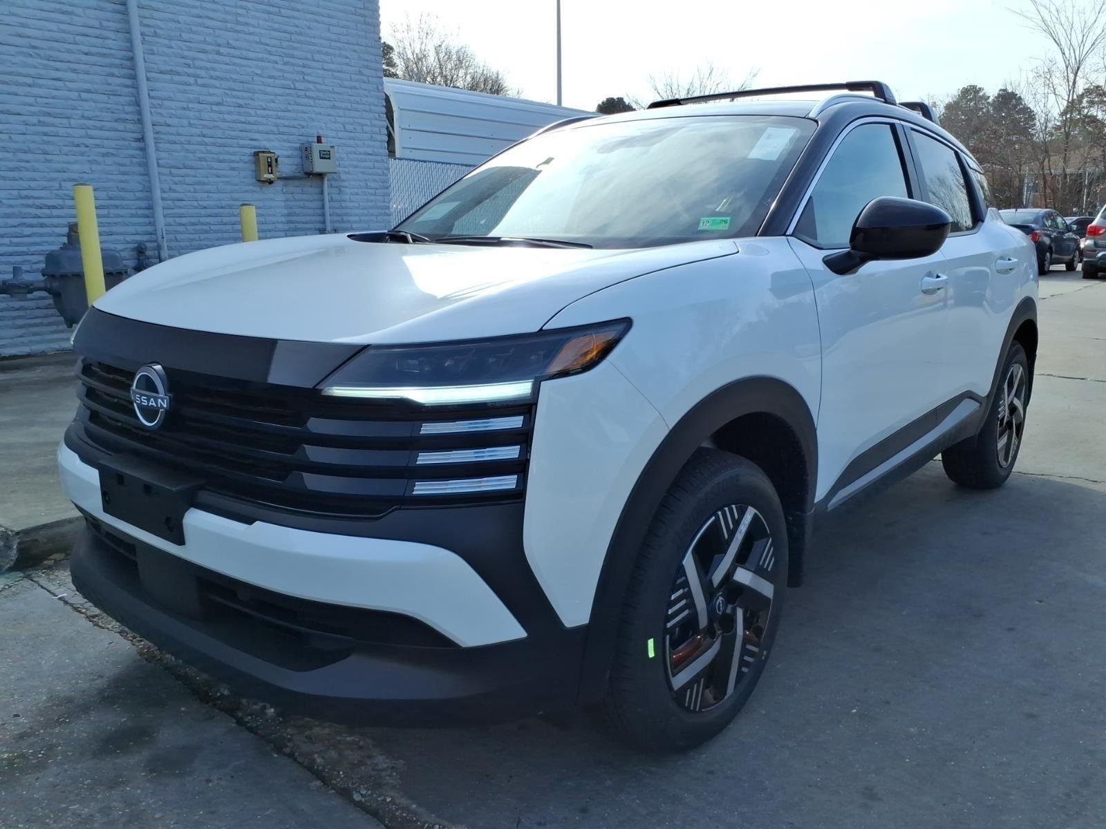 New 2026 Aspen White TriCoat / Super Black Two-tone Nissan SV image 3