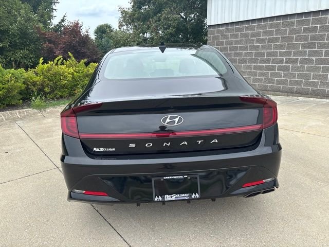 Used 2022 Phantom Black Hyundai SEL image 7
