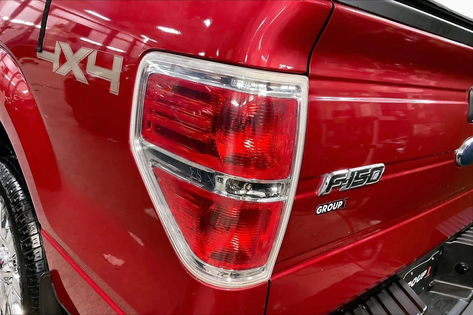 Used 2011 Red Candy Metallic Tinted Clearcoat Ford XLT image 28