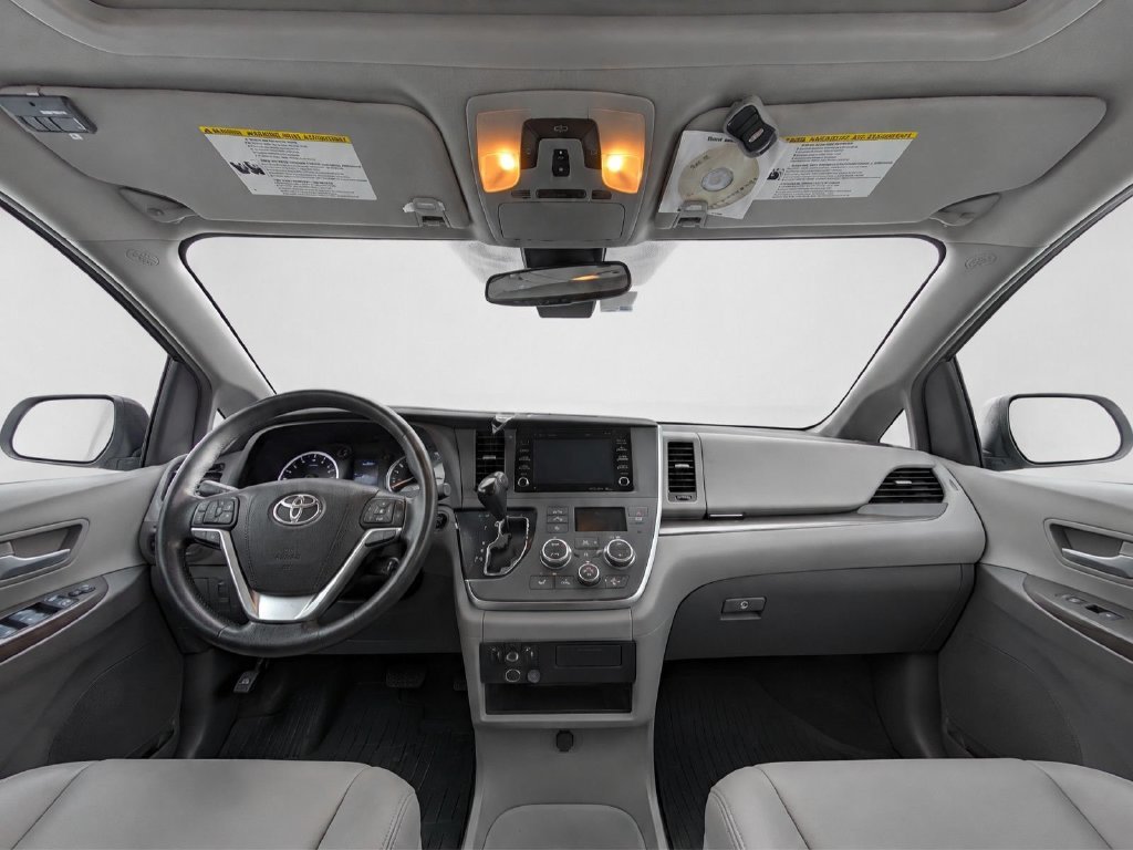 Used 2018 Black Toyota XLE image 14