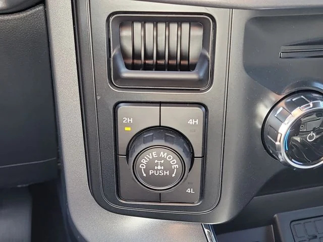 New 2026 Oxford White Ford XLT image 30