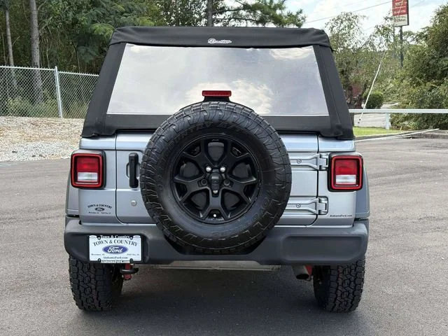 Used 2020 Billet Silver Clearcoat Metallic Jeep Unlimited Sport image 7