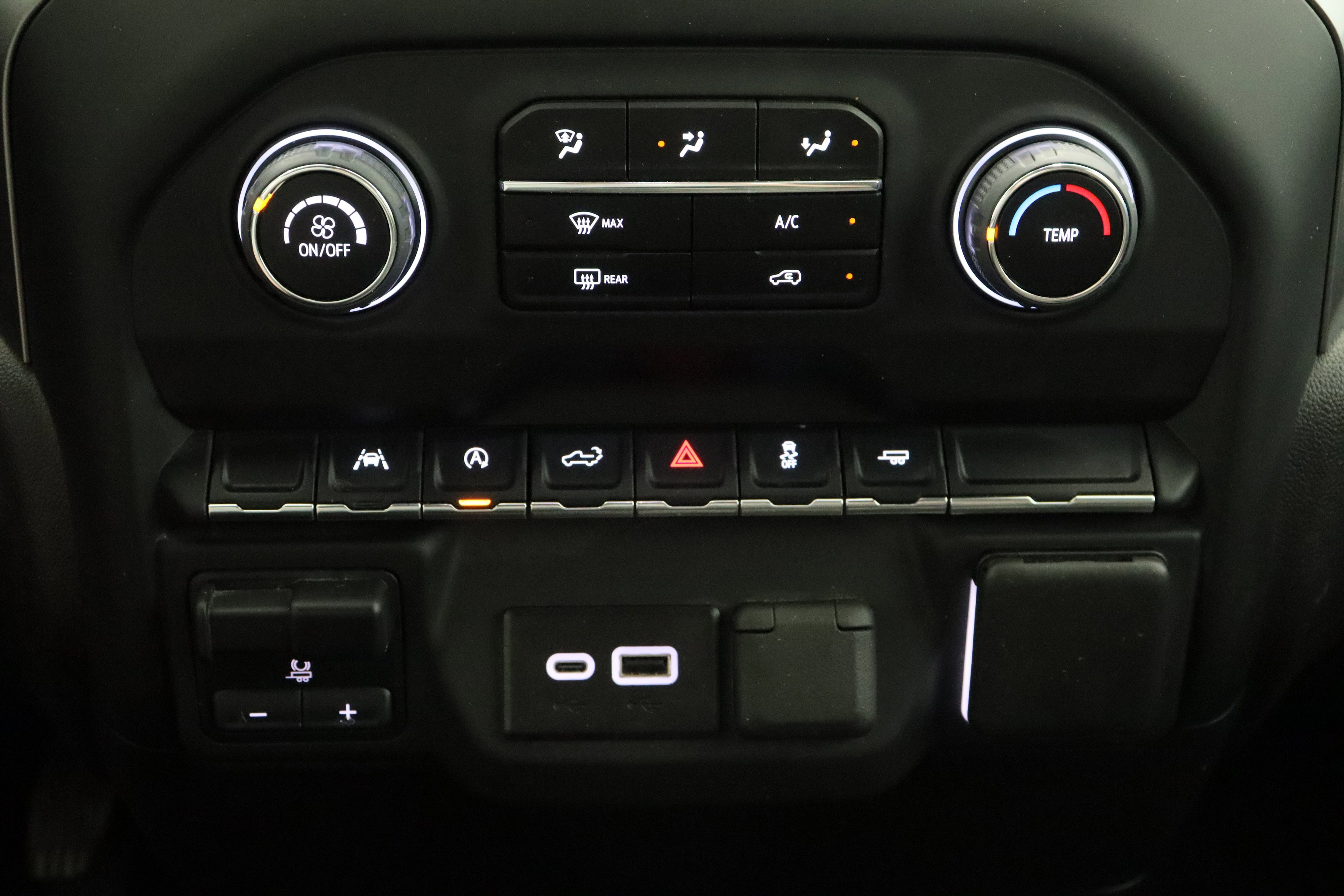 Used 2024 Slate Gray Metallic Chevrolet Custom 2.7T image 20
