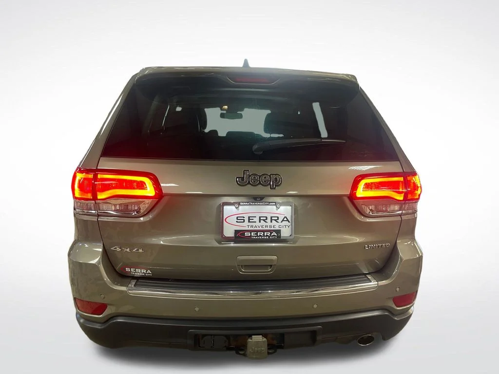 Used 2016 Beige Jeep Limited image 4