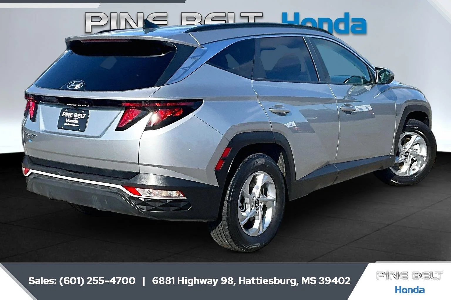 Used 2024 Shimmering Silver Hyundai SEL image 11