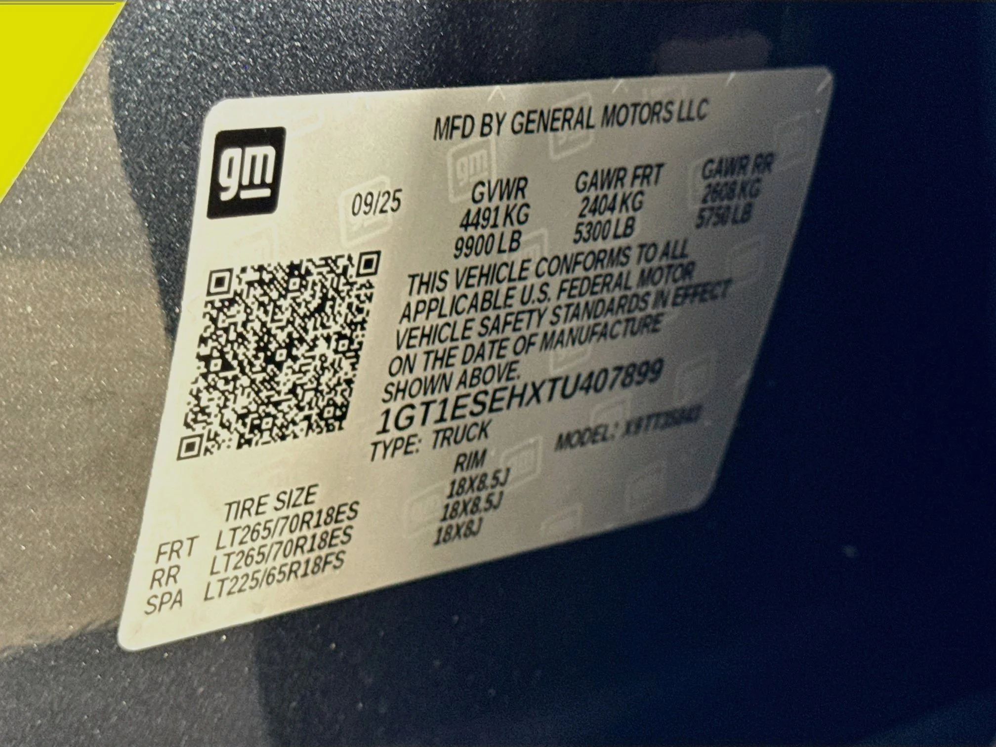 Used 2026 Deep Ocean Metallic GMC Elevation Standard Range image 32