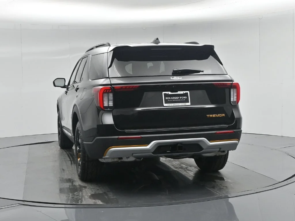 New 2026 Agate Black Metallic Ford Tremor image 30