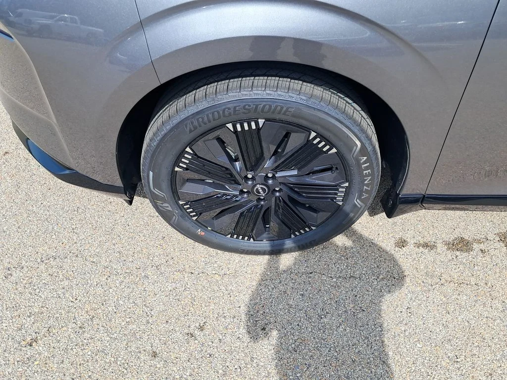 New 2026 Gray Nissan Platinum image 28