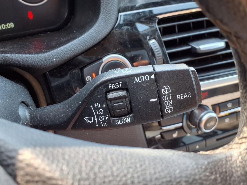Used 2015 White BMW xDrive28i image 16