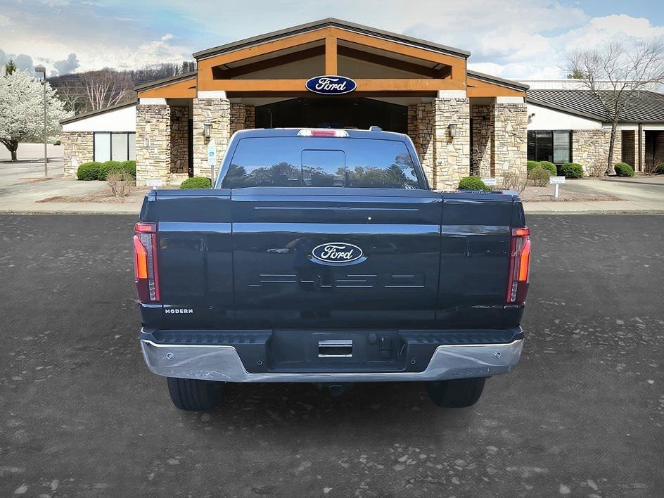 Used 2025 Black Metallic Ford LARIAT image 8