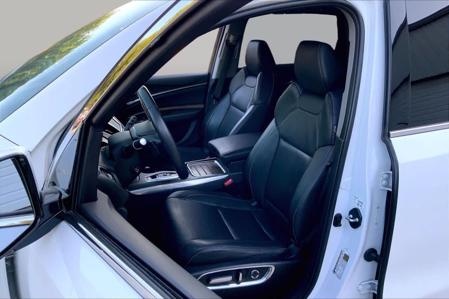 Used 2020 Platinum White Pearl Acura w/Technology Pkg image 8