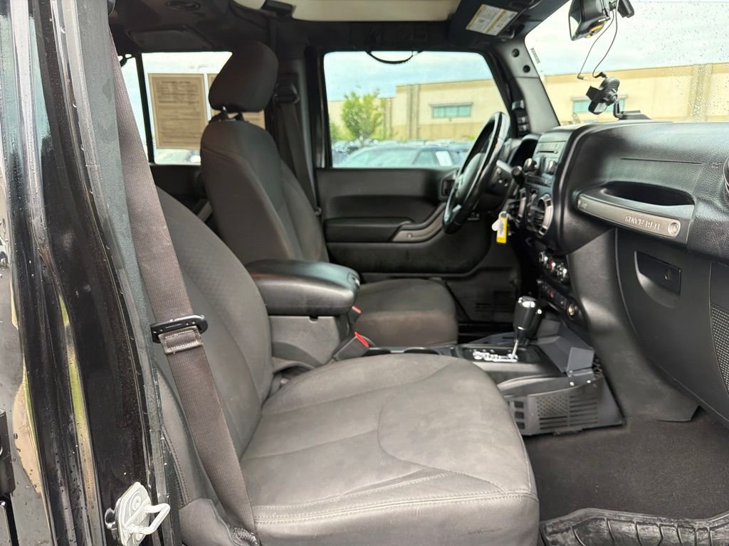 Used 2018 Black Jeep Unlimited Sport image 17