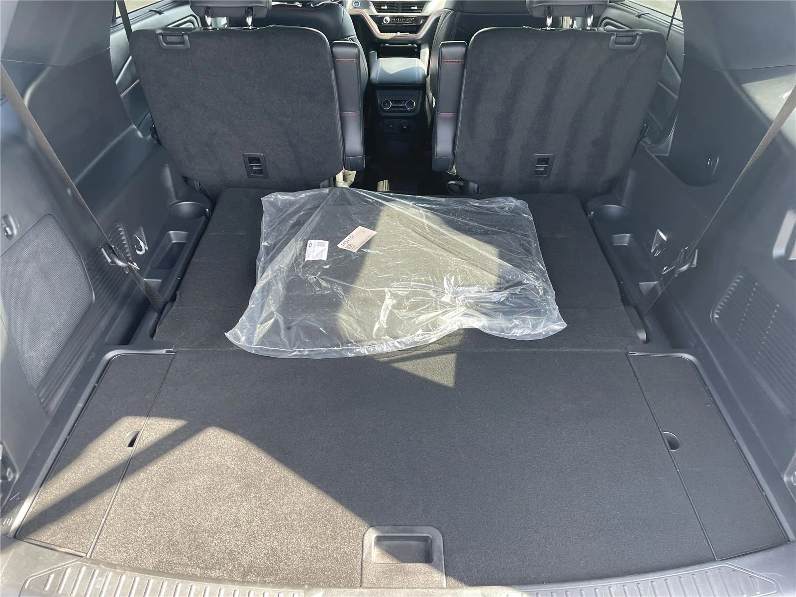 Used 2025 Star White Metallic Tri-Coat Ford ST-Line image 30