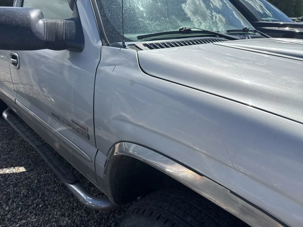 Used 2005 Special Paint GMC SLT image 10