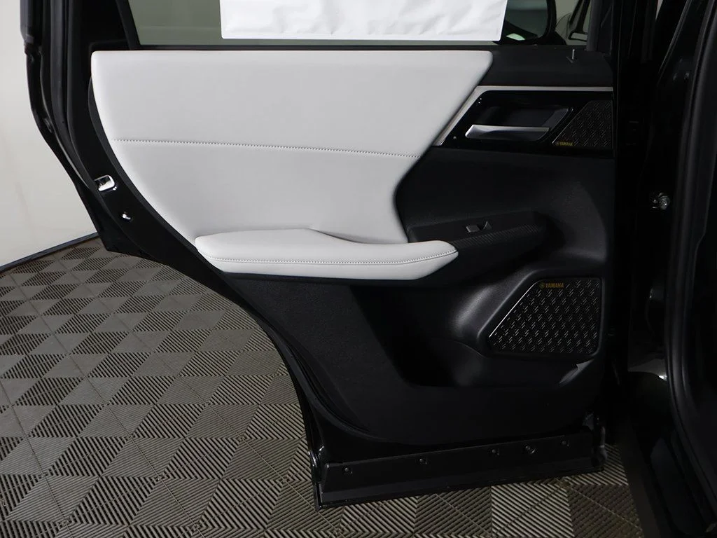 2025 Mitsubishi Outlander SE - Photo 29