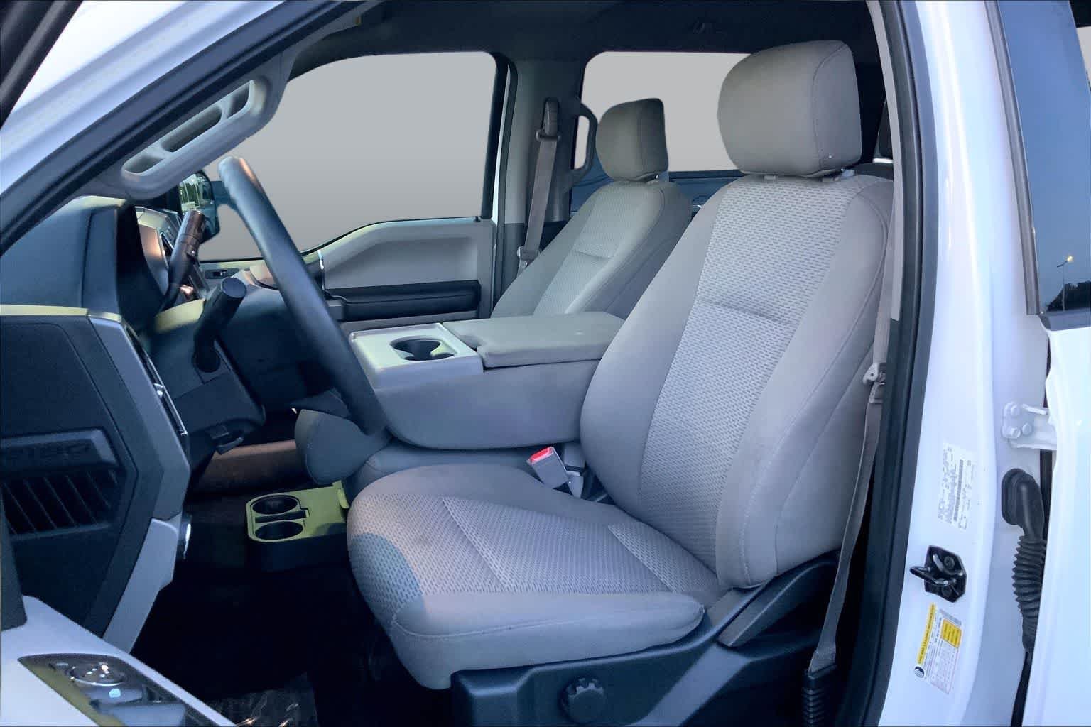 Used 2018 Oxford White Ford XLT image 8