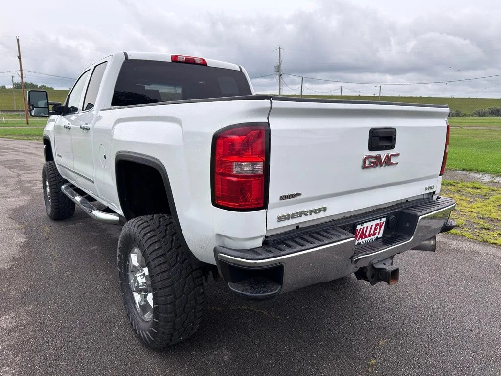 Used 2016 White GMC SLT image 12