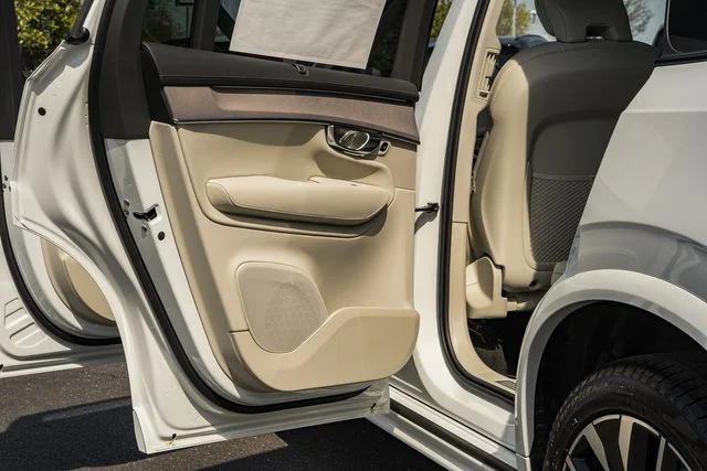 New 2026 Crystal White Volvo T8 Ultra image 39