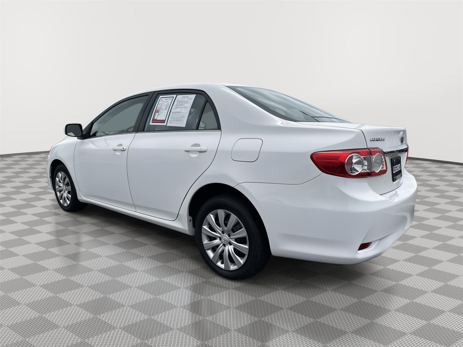 Used 2013 Super White Toyota LE image 10