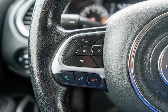 Used 2020 Black Jeep Latitude image 23