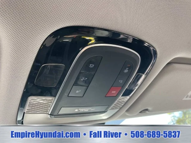 Used 2025 Gray Hyundai SEL image 25