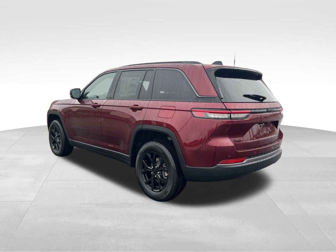 New 2026 Velvet Red Pearl-Coat Exterior Paint Jeep Altitude image 3