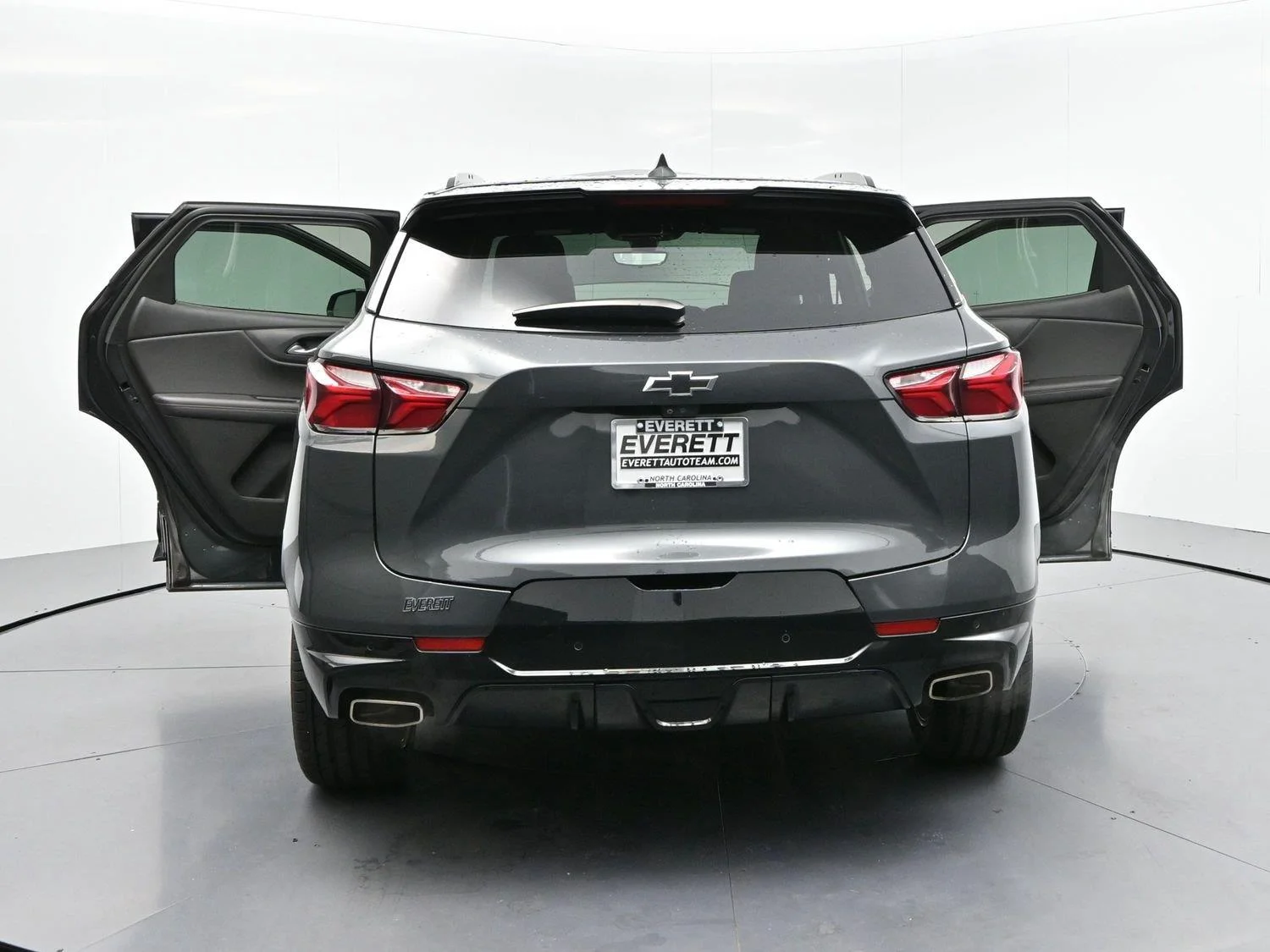 Used 2020 NIGHTFALL GRAY METALLIC Chevrolet RS image 40