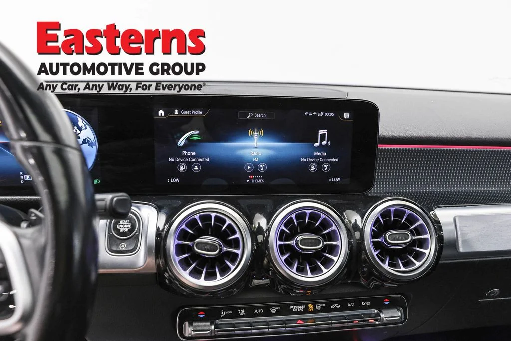 Used 2022 Black Mercedes-Benz GLB 250 image 12