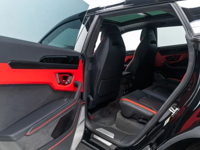 Used 2025 Black Lamborghini SE image 52