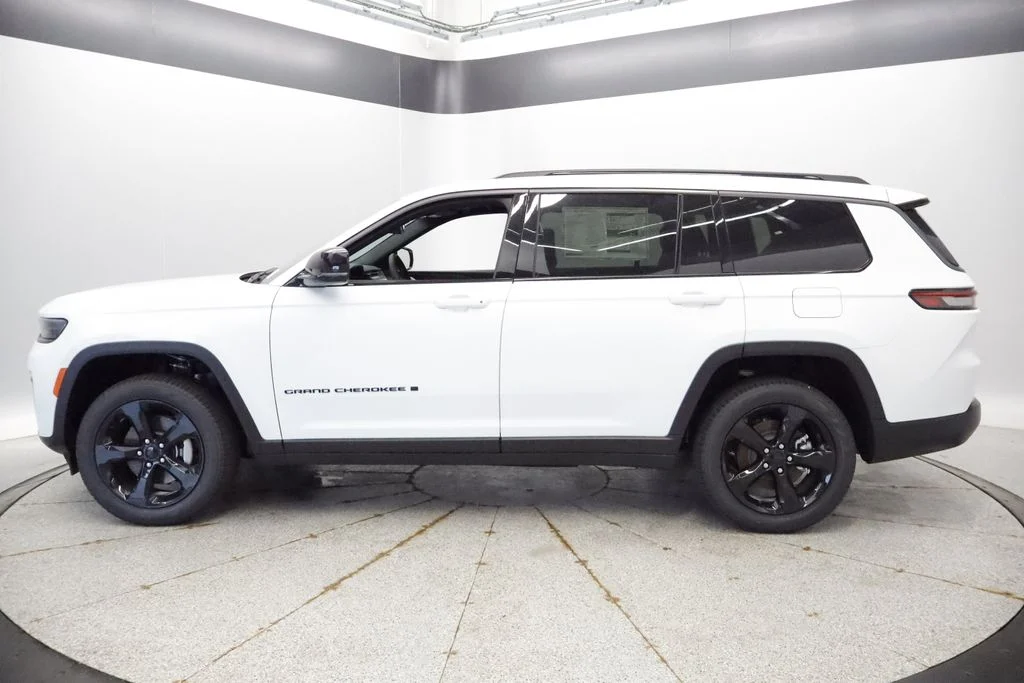 New 2026 Bright White Clearcoat Jeep Limited image 24
