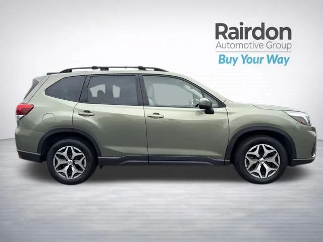 Used 2020 Jasper Green Metallic Subaru Premium image 8
