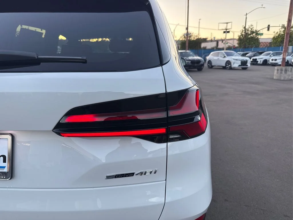 New 2026 White BMW sDrive40i image 17