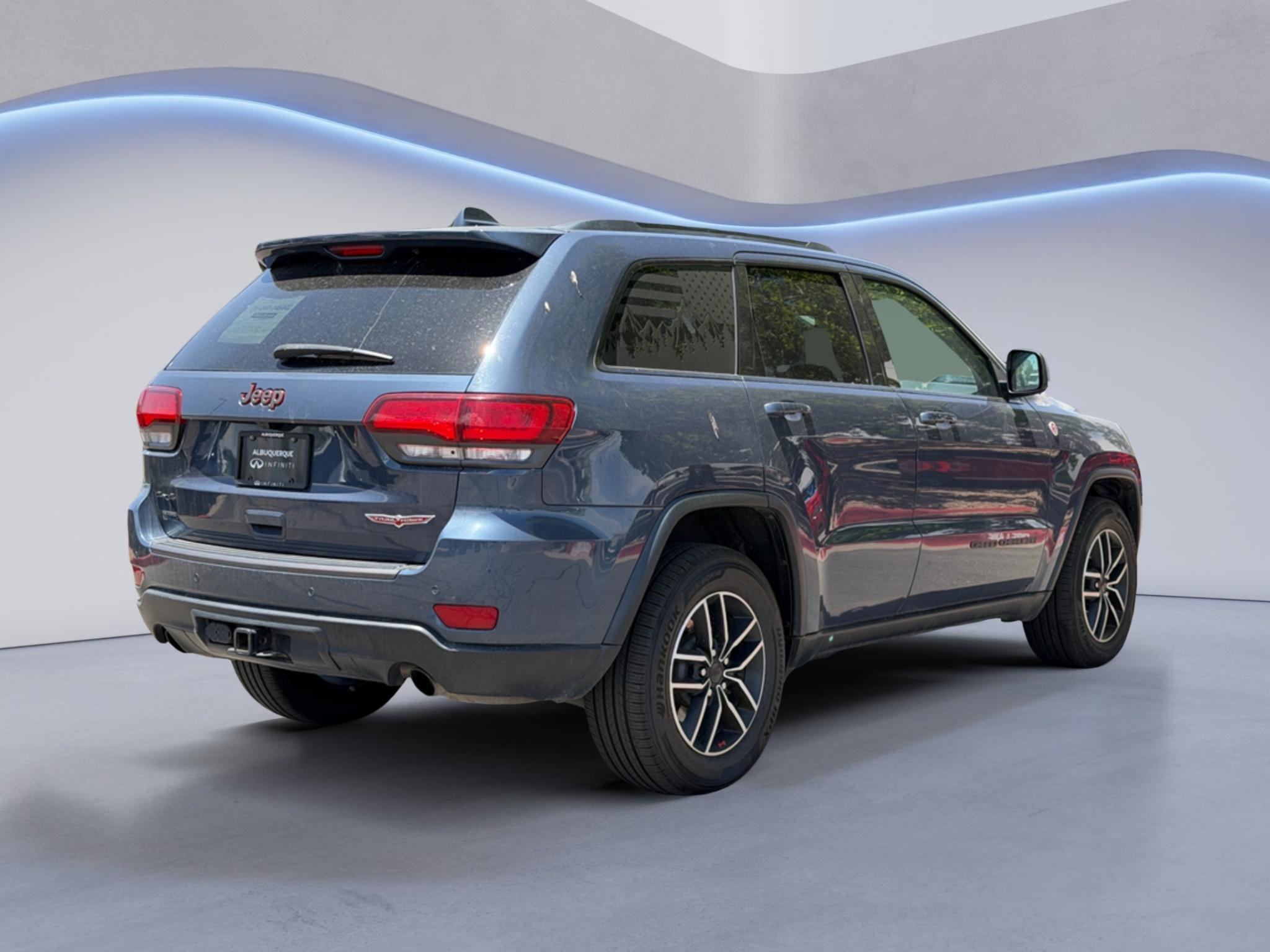 Used 2019 Slate Blue Pearlcoat Jeep Trailhawk image 4