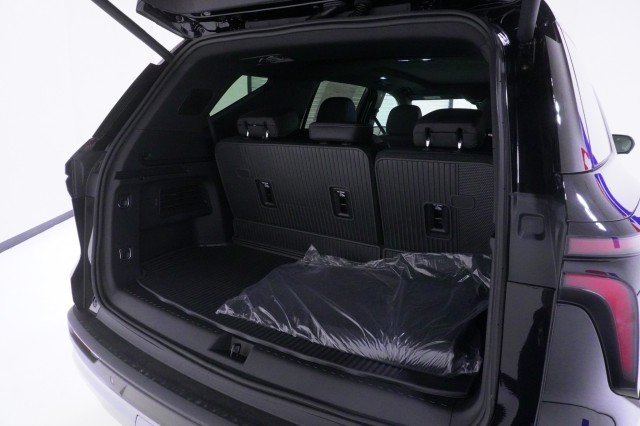 New 2026 Mosaic Black Metallic Chevrolet LT image 8
