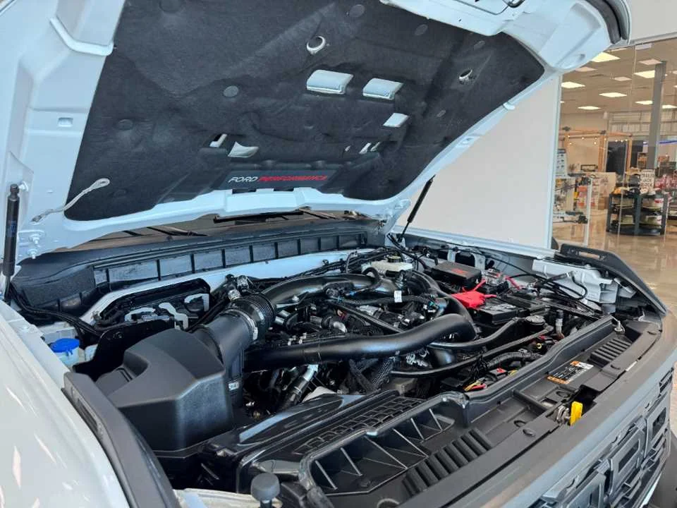 Used 2024  FORD  image 55