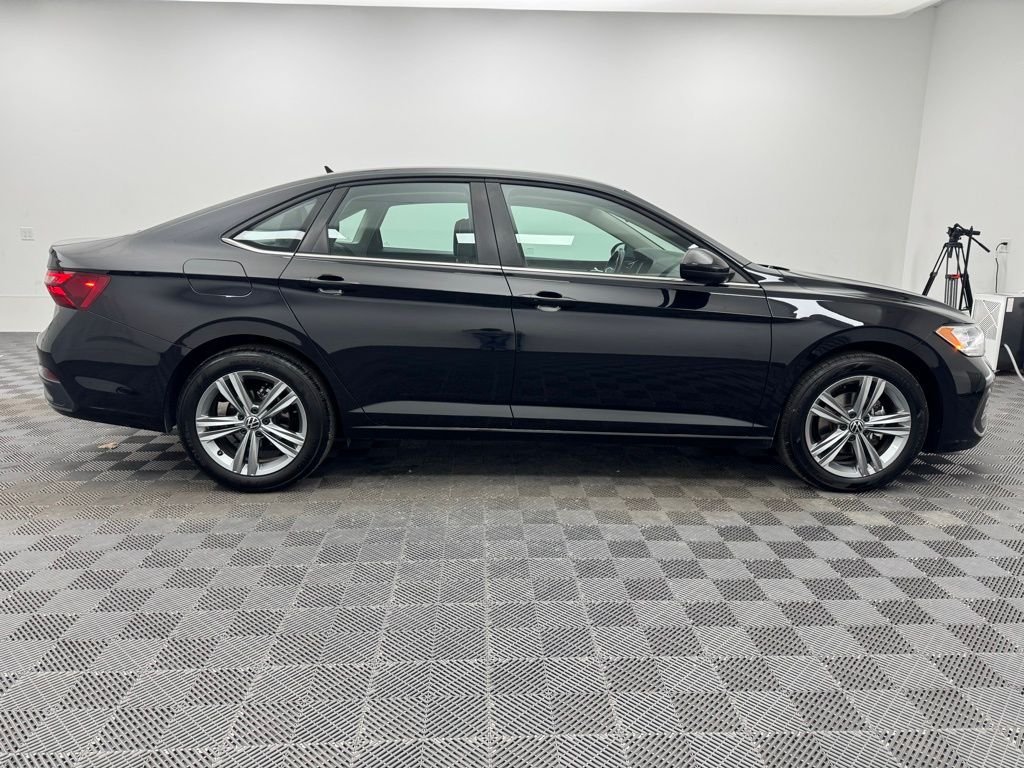 Used 2024 Deep Black Pearl Volkswagen 1.5T SE image 6