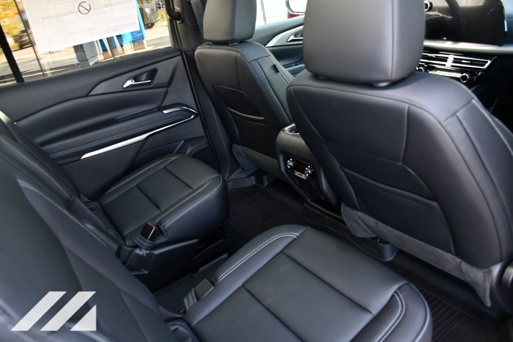 2027 Chevrolet Traverse LT - Photo 29