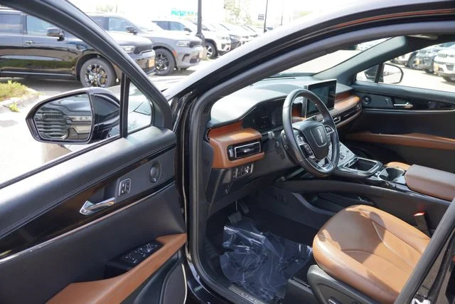 Used 2022 Black Lincoln Reserve image 15