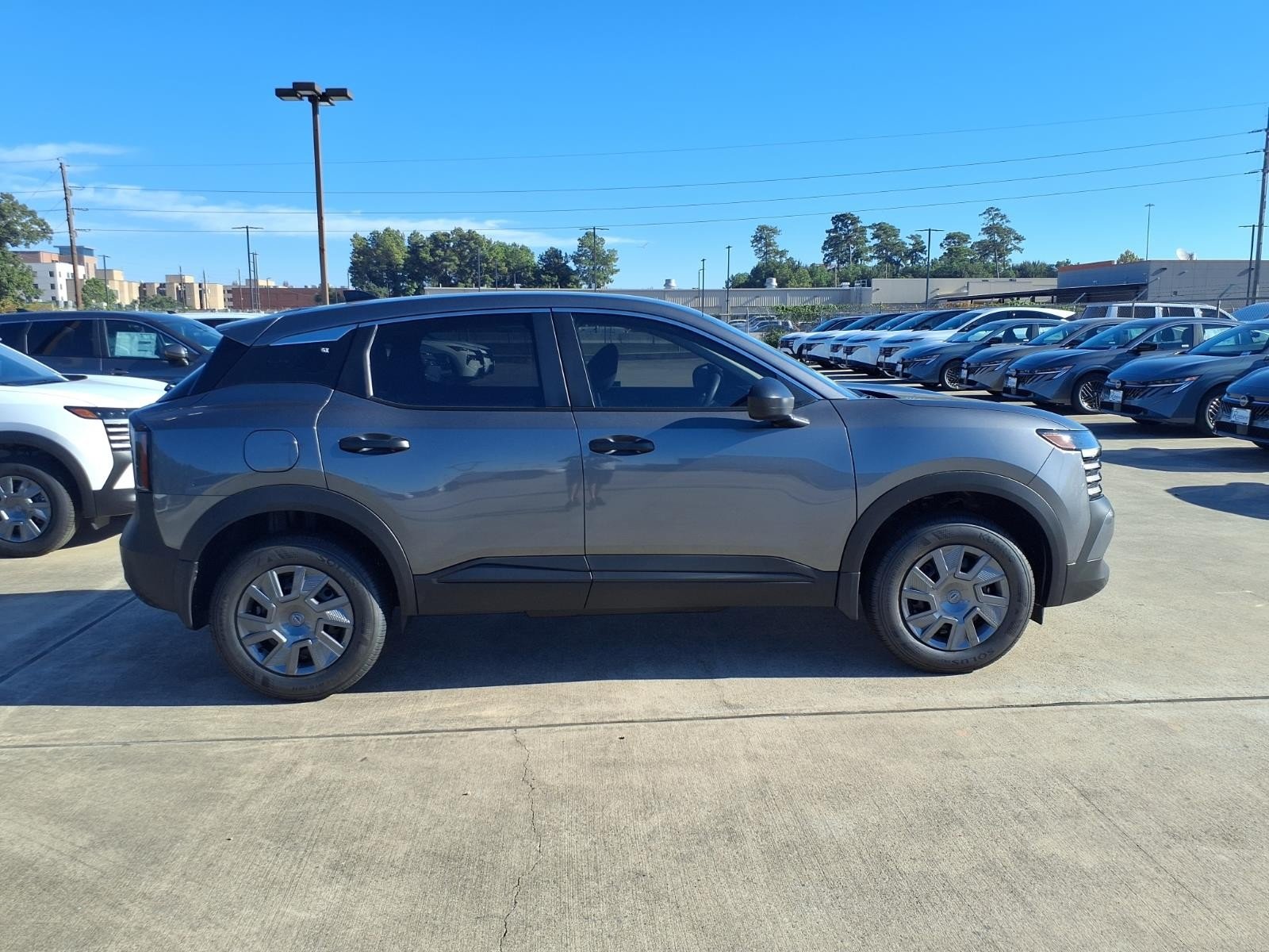 2027 Nissan Kicks photo 7 of 26