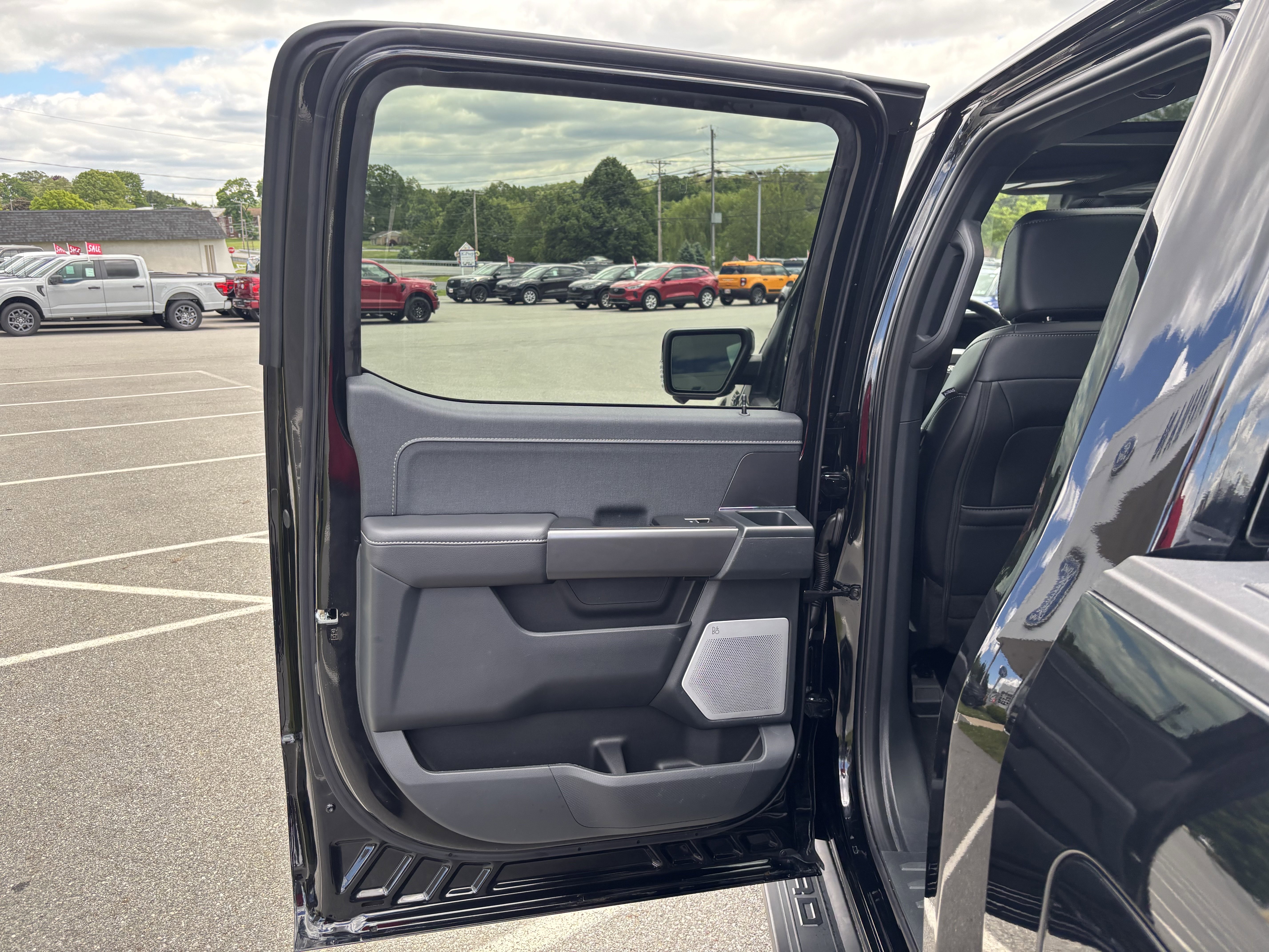 Used 2025 Black Ford LARIAT image 31