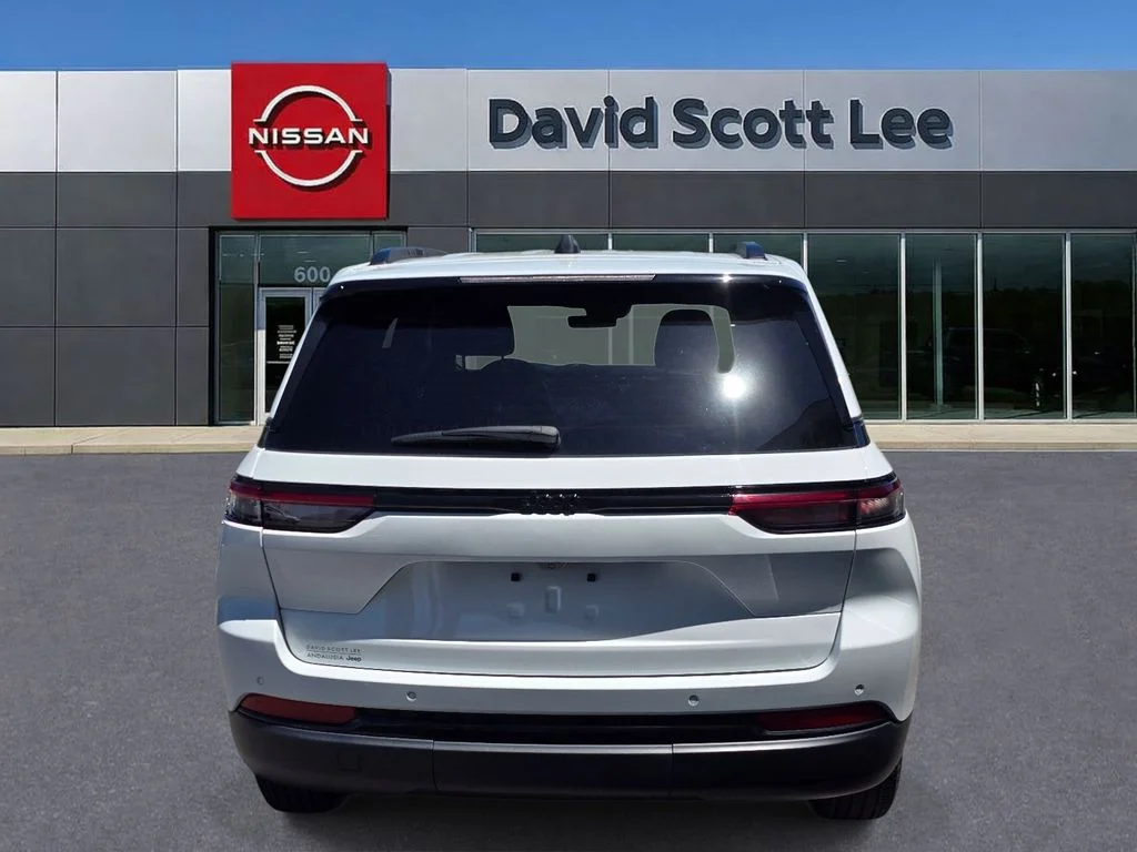 Used 2025 White Jeep Altitude X image 6