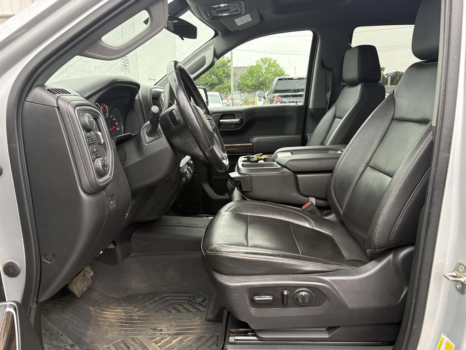 Used 2020 SILVER ICE METALLIC Chevrolet LT image 19