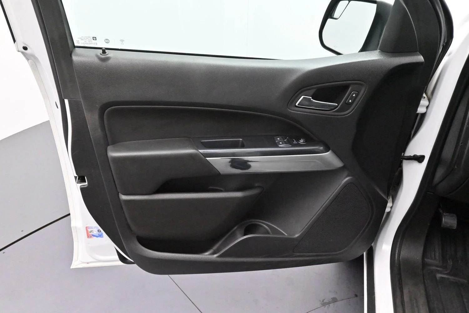 Used 2022 Summit White Chevrolet 4WD LT image 9
