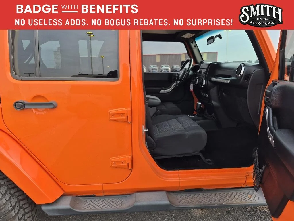 Used 2012  Jeep Sahara image 10