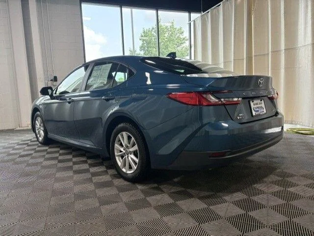 Used 2025 Ocean Gem Toyota LE image 12